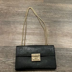 Henri Bendel Wallet on Chain